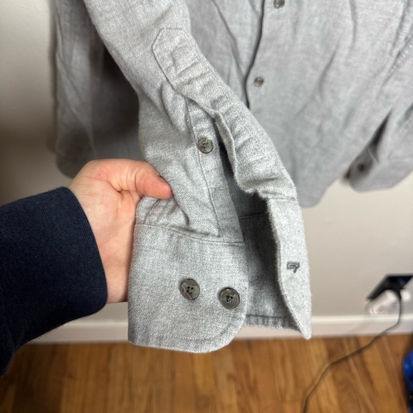 UNTUCKit Flannel Sherwood Shirt in Gray Long Sleeve Button Down Collared Shirt - Picture 9 of 15